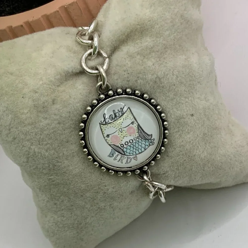 Plunder Sparrow Vintage Style Baby Bird Silver Tone Link Bracelet
